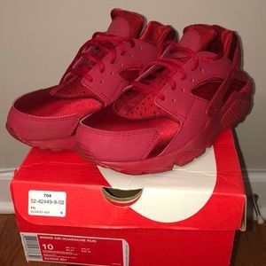 🔥Red Huaraches🔥